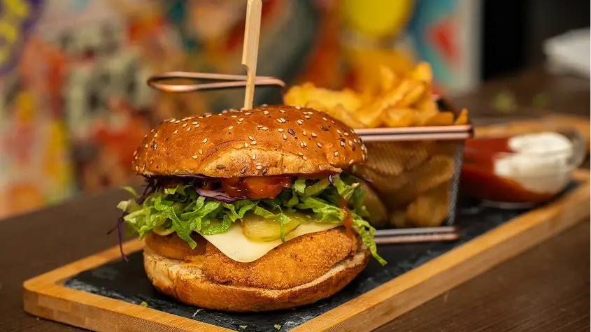 Crispy chicken burger — Daj Gric Bilje