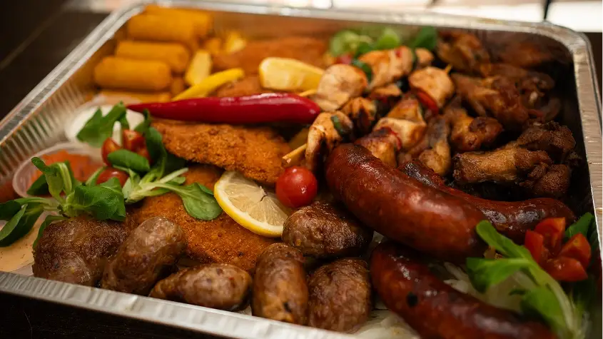 Čudnovata plata za 3 osobe — Daj Gric Bilje