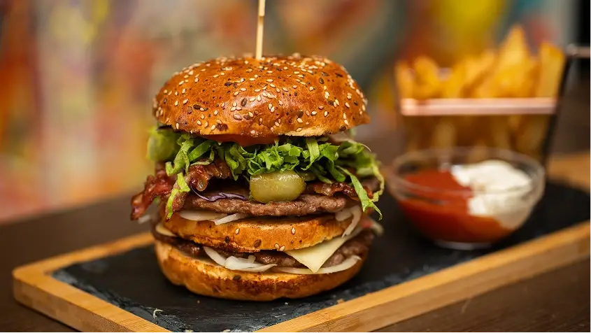 Monster Gric Burger — Daj Gric Bilje